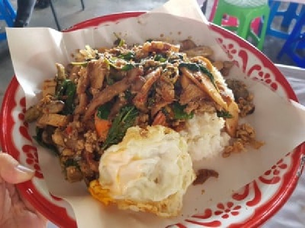 *ผัดกะเพราถาดไก่กุ้ง+ไข่ดาว (ส่ง3/5/69)