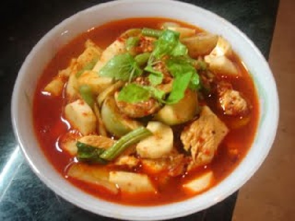 แกงป่าไก่ใส่มะละกอ