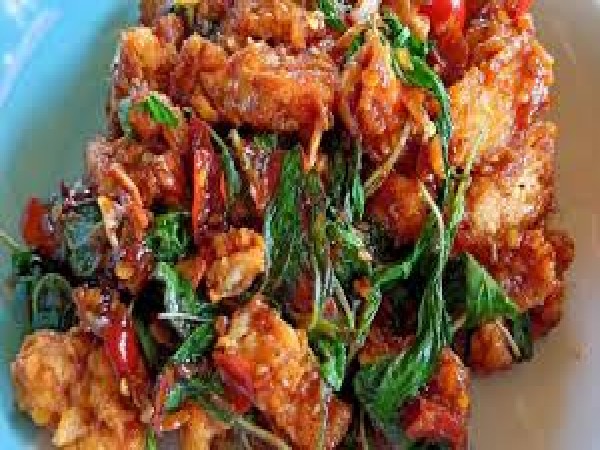 ผัดกะเพราไก่กรอบ