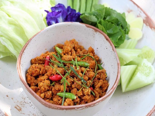 คั่วกลิ้งไก่+ผักสด (ส่ง 26.10.69)