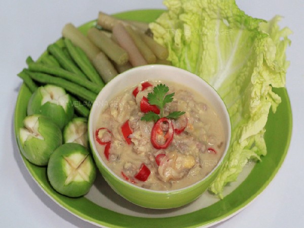 หลนเต้าเจี้ยว+ผักสด