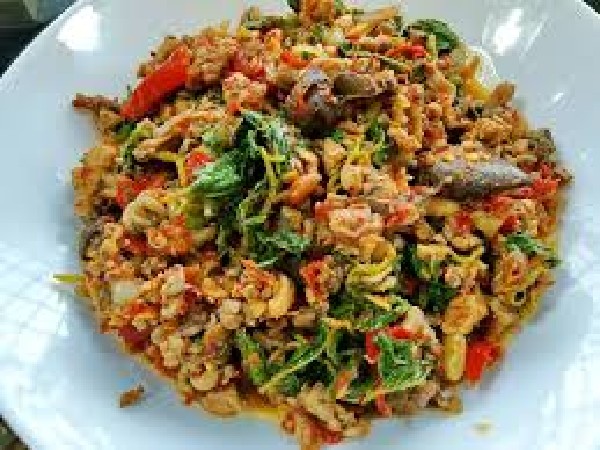 ผัดพริกแกงกบ