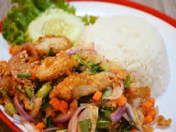 ข้าวยำไก่แซ่บ (ส่ง 23.10.69)