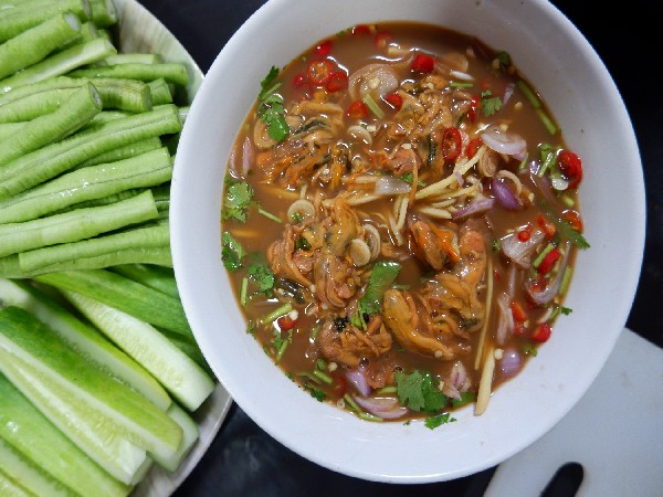 ยำหอยดอง+ผักสด