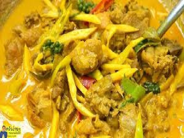 แกงคั่วไต้หน่อไม้ดองหมู