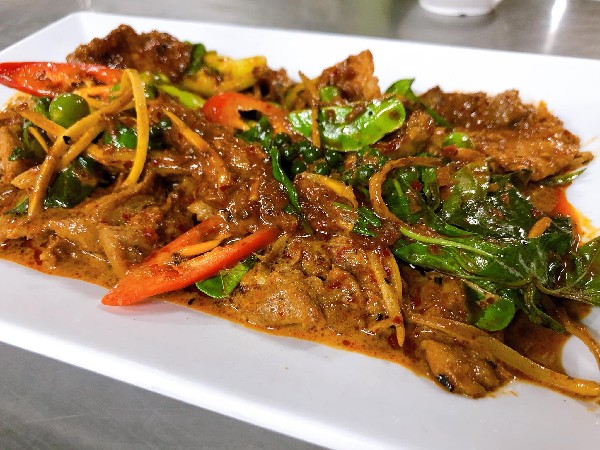 ผัดพริกแกงหมูป่า