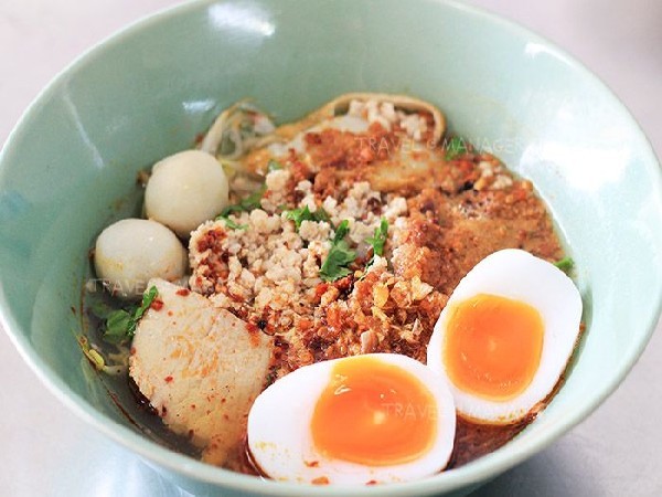 บะหมี่เหลืองหมูสับต้มยำไข่ (ส่ง 19.8.69)
