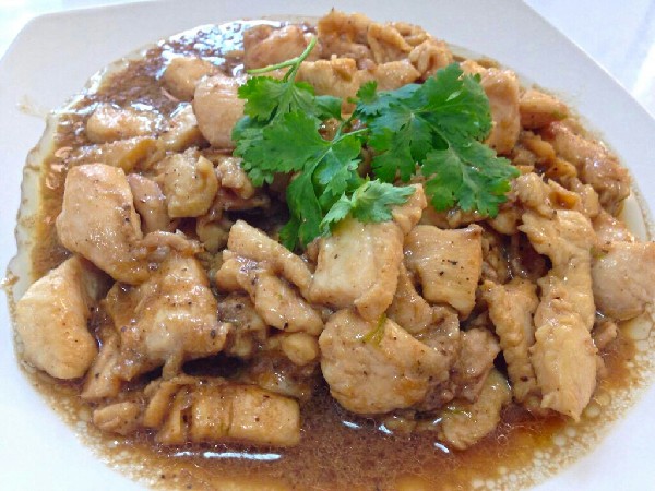 ไก่กระะเทียม