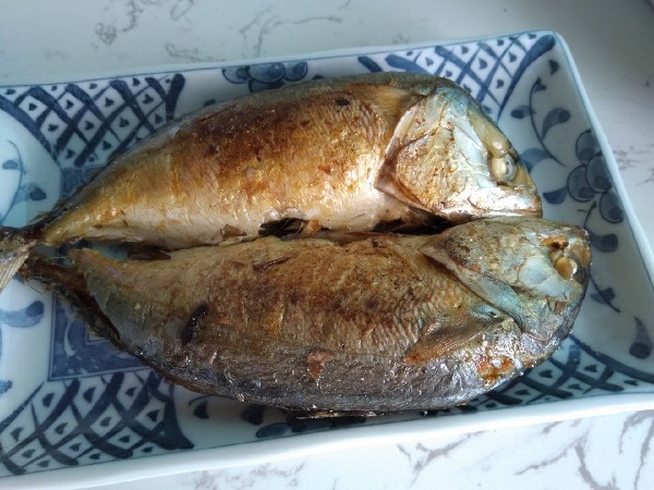 ปลาทูทอด 3 ตัว